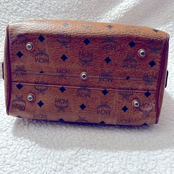 MCM BOSTON BAG luxury item - Picture 4 of 8